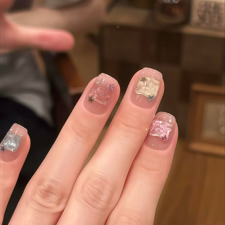 Artificial Nails in Innovative Glitter Design Kalsten