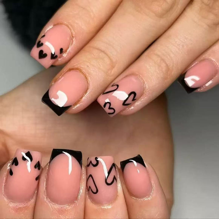 Artificial nail set with creative heart and black-and-white design Kalsten