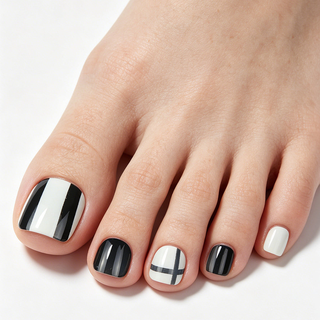 Artistic Geometric Nail Art Kalsten