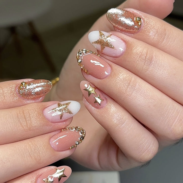 Elegant and sparkling nail art Kalsten