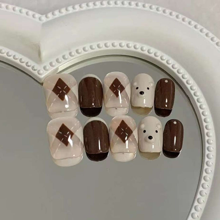 Creative press-on nails in elegant bear design Kalsten