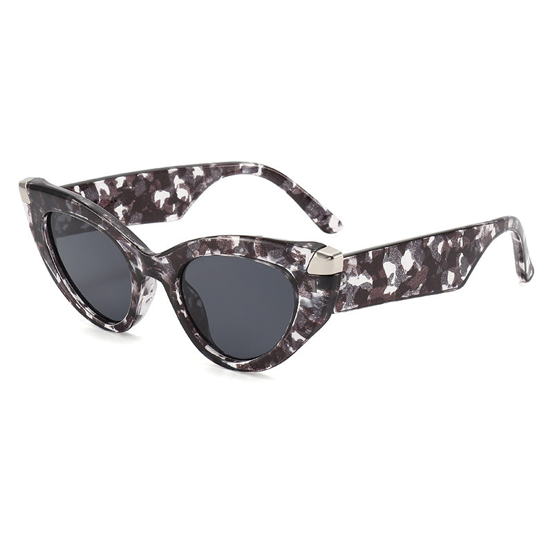 Ladies Cat-Eye Sunglasses in Luxurious Tortoise Design Kalsten