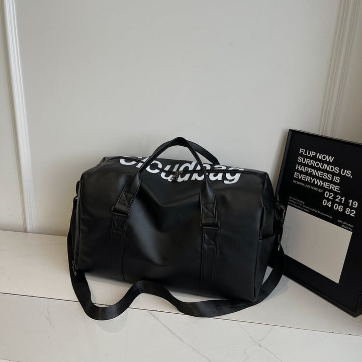 Sporty travel bag with robust design and adjustable shoulder strap Kalsten