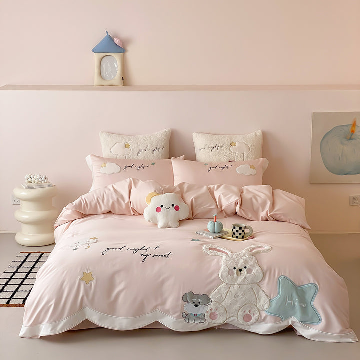 Children's bedding set with embroidered appliqués, satin look and cuddly motif