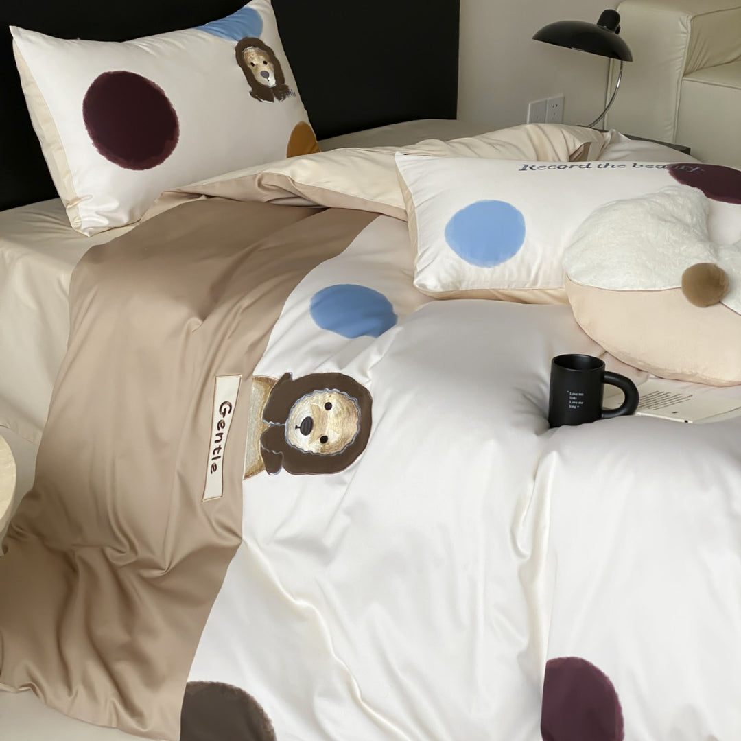 Children's bedding set made of cotton satin with playful animal and polka dot print