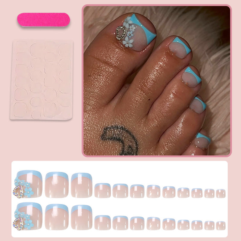 Nail art set with elegant flower and glitter accents Kalsten