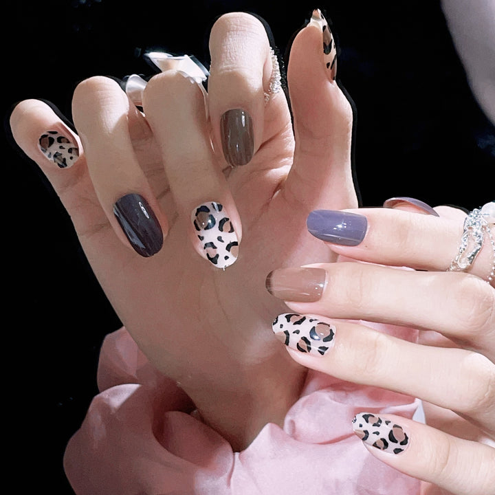 Stylish Leopard Print Press-On Nail Set
