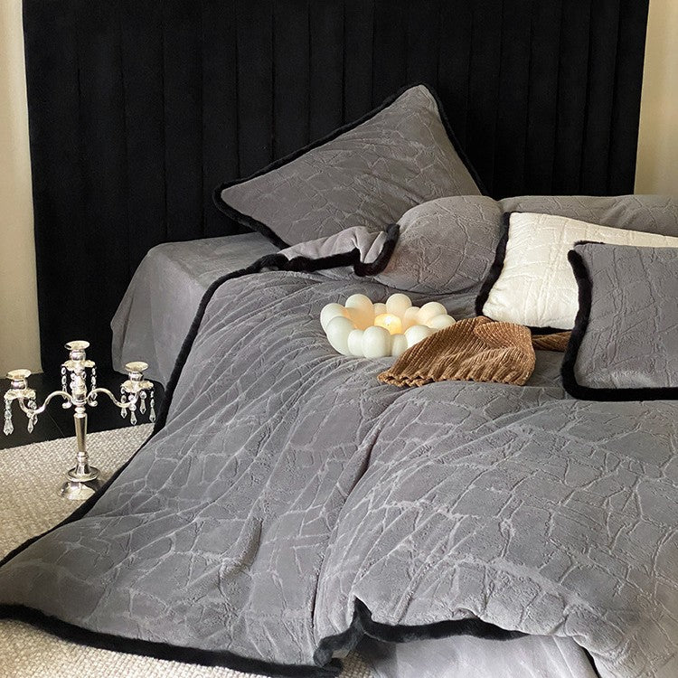 Luxurious Jacquard bedding set with structured relief quilting and contrast piping