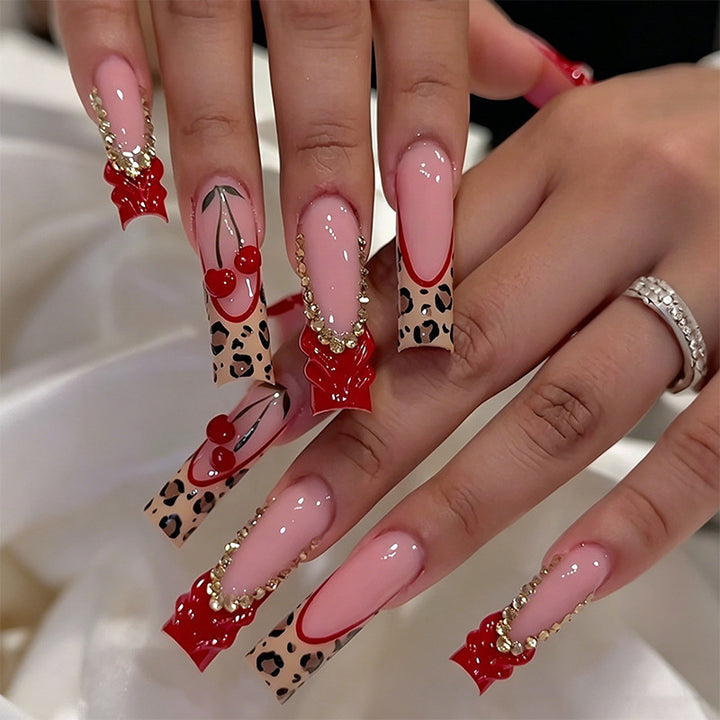 Exclusive artificial nails with elegant animal design and glitter accents Kalsten