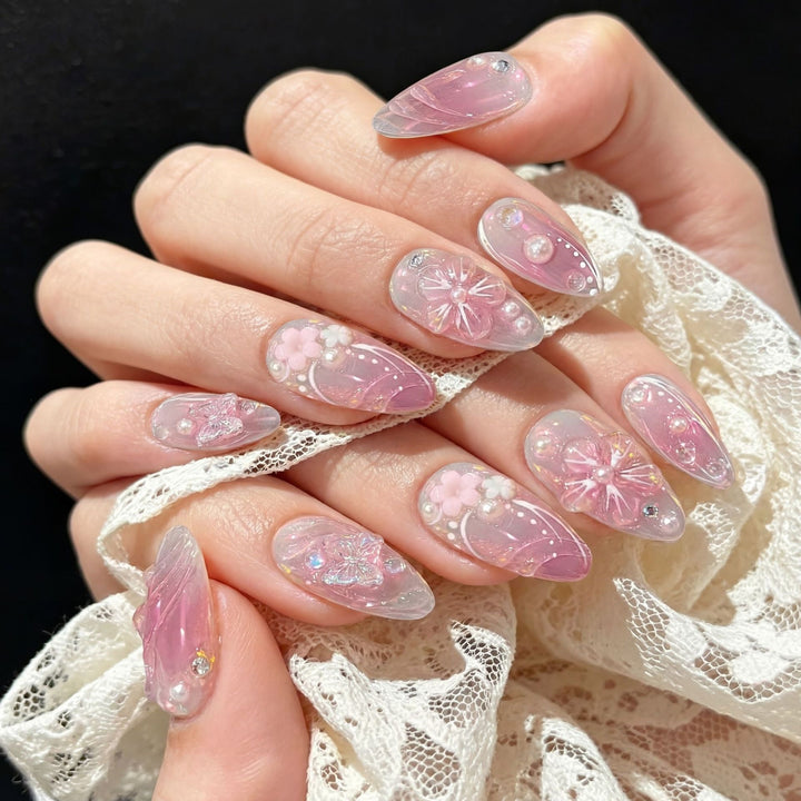 Artificial nails for stylish accents by Kalsten