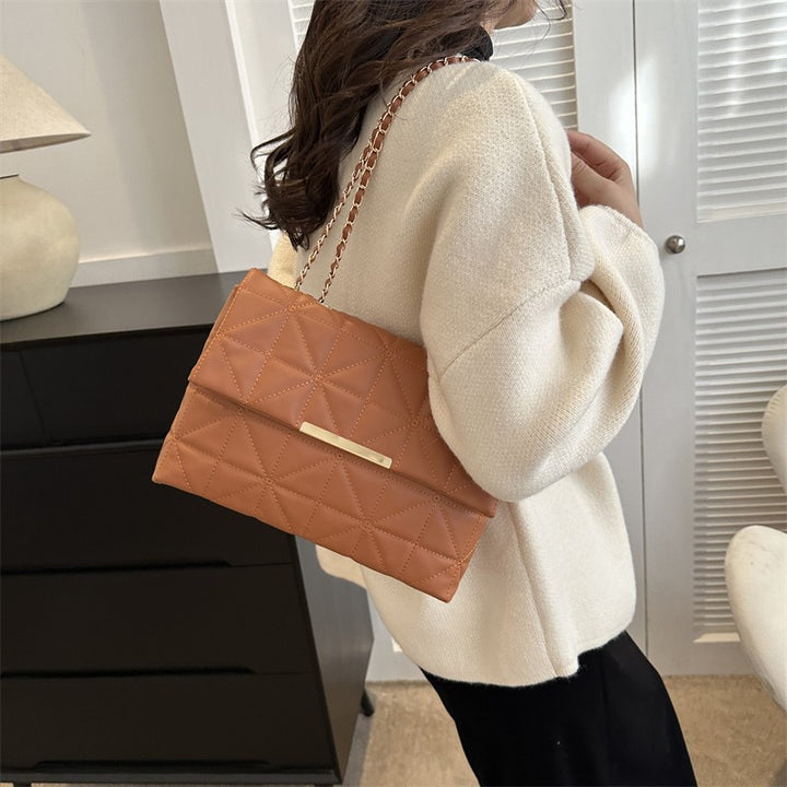 Elegant Quilted Handheld Bag