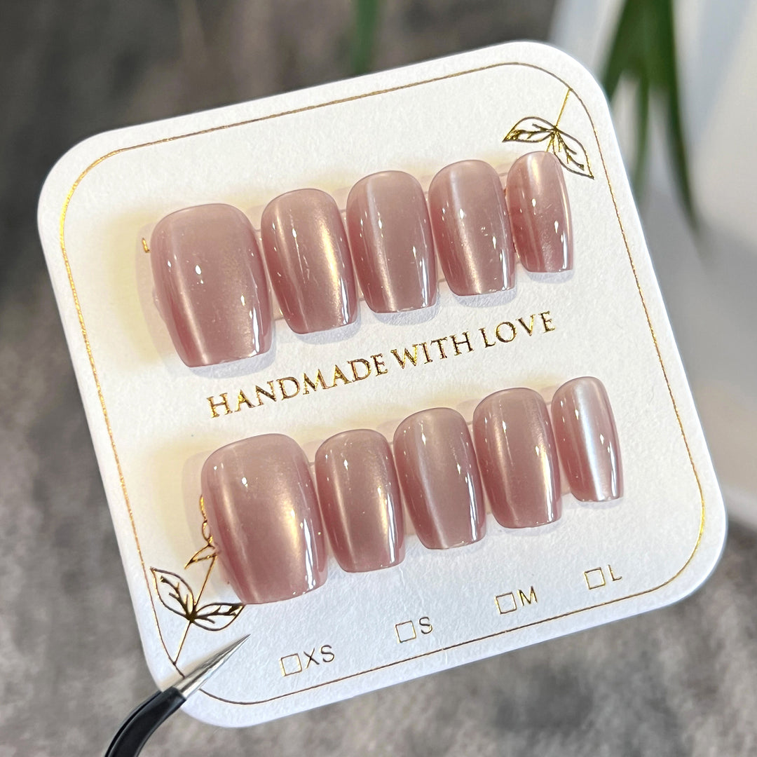 Artificial nail extensions with glossy finish Kalsten