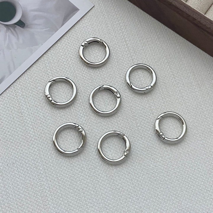 Versatile Circular Keyring Kalsten