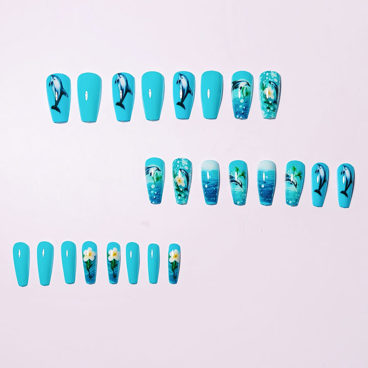 Artificial nails with underwater inspired marine motif Kalsten