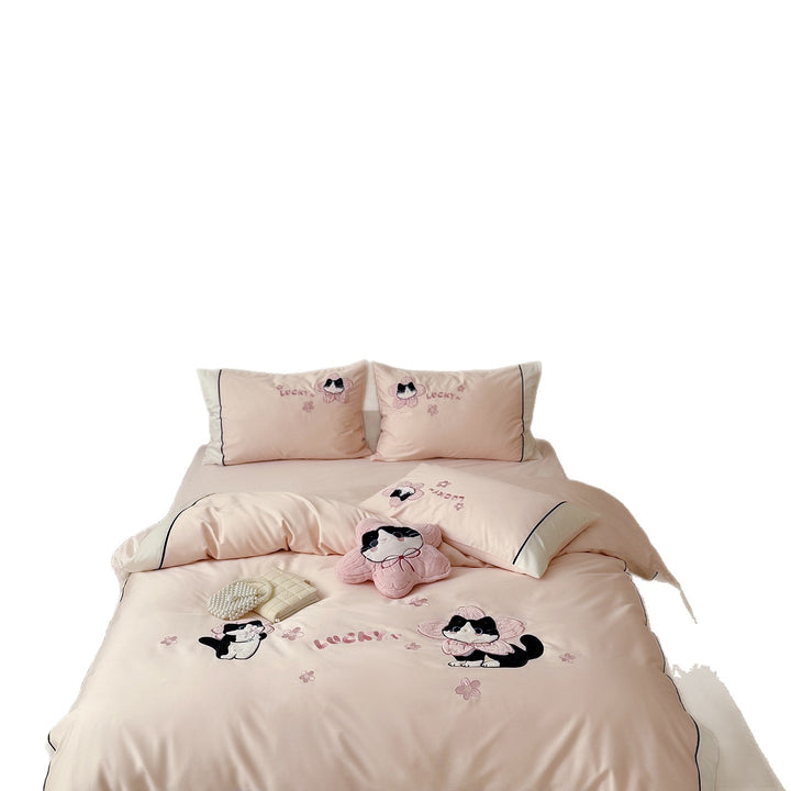 Bedding set with embroidered cat appliqués and soft cotton satin