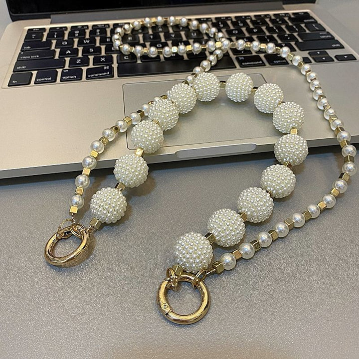 Elegant Beaded Eyewear Holder Kalsten