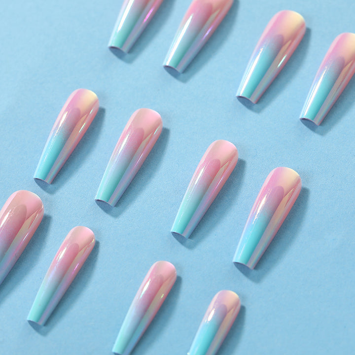 Artificial nails in modern ombre design Kalsten