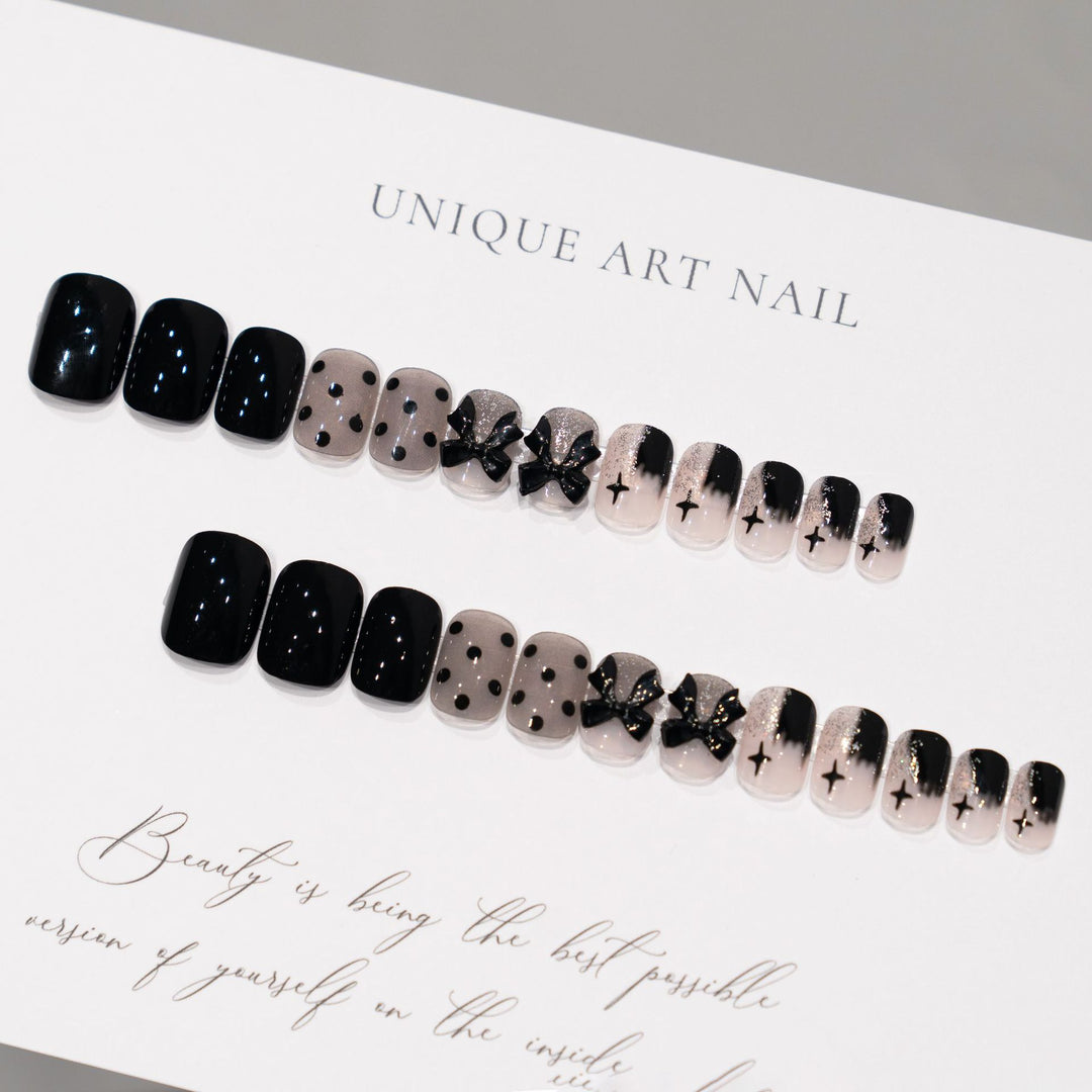 Artistic Nail Art Press-On Set