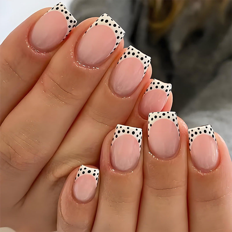 Artificial nail set with elegant dots and high-gloss accents Kalsten