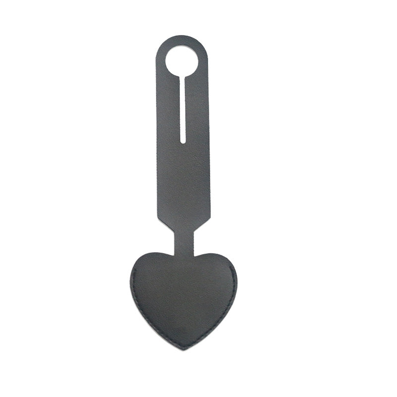 heart-shaped leather luggage tag with adjustable loop Kalsten