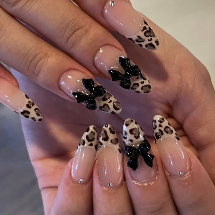 Artistic Heart-Embellished Press-On Nails Kalsten