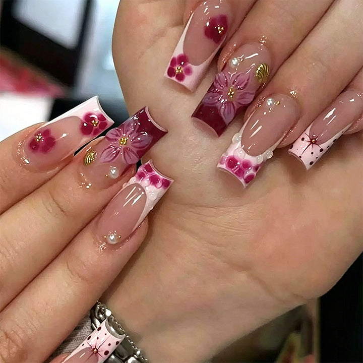 Elegant Artificial Nail Tips with Gold Accents Kalsten