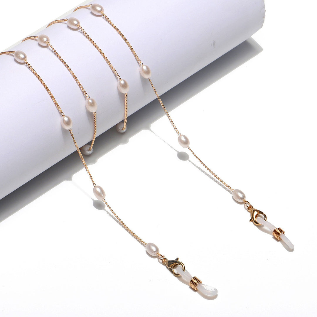 Elegant Heart-Shaped Pearl Chain Eyewear Holder Kalsten