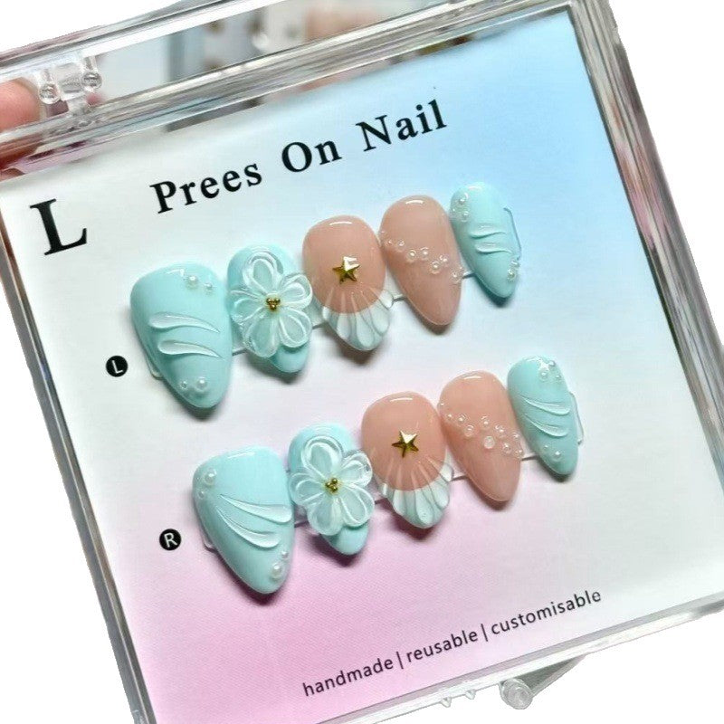Creative nail art with floral accents Kalsten