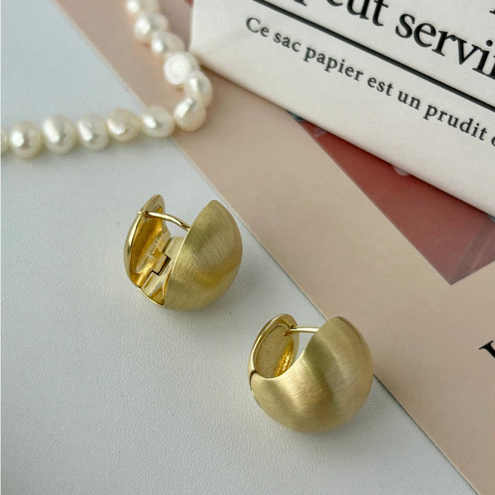 Elegant earrings made of high-gloss metal Kalsten