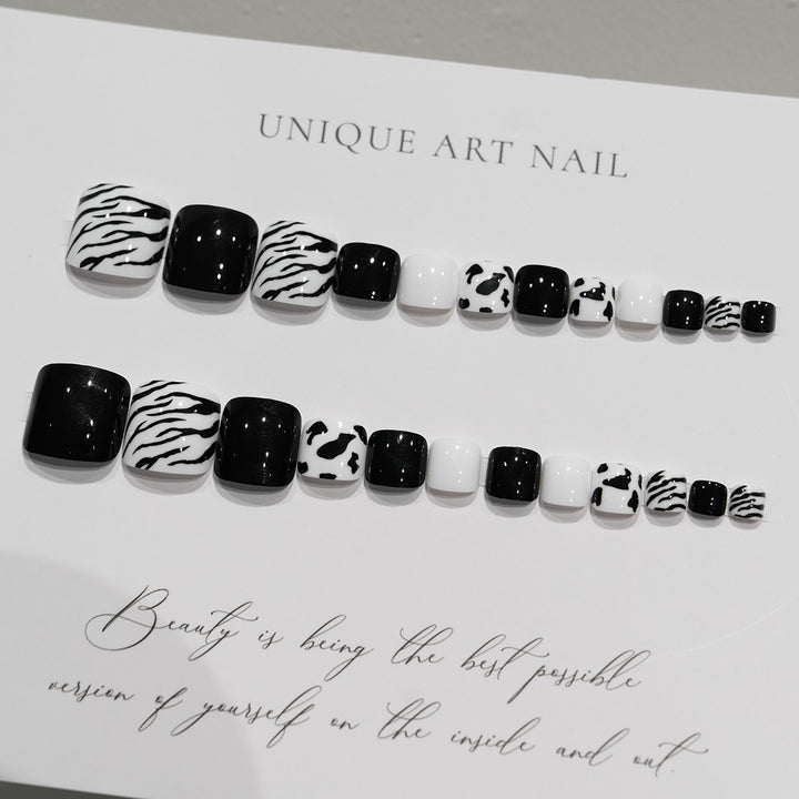 Artistic Animal Print Press-On Toenail Art
