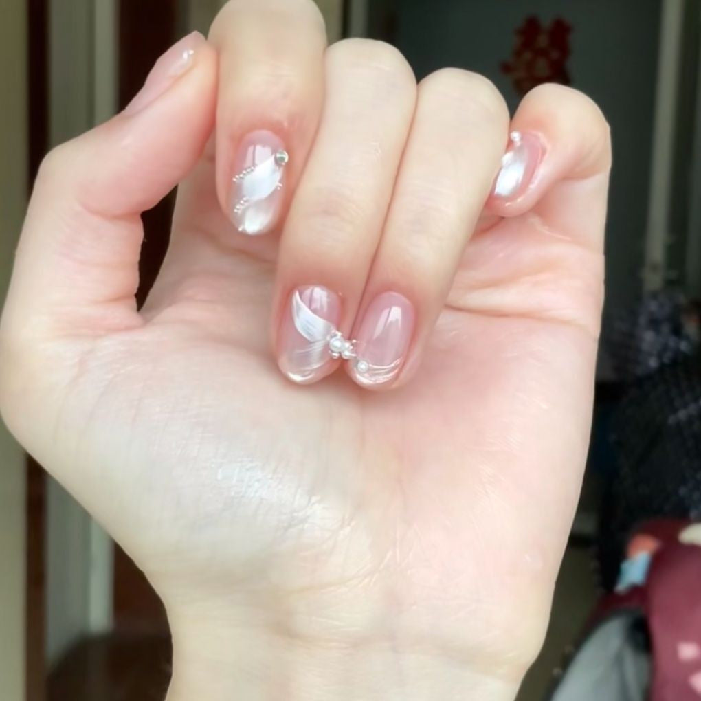 Elegant Floral Nail Art Enhancements
