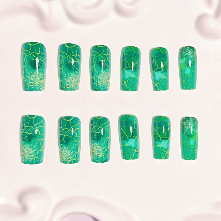 Artificial Nails in Luxurious Marble Effect Kalsten