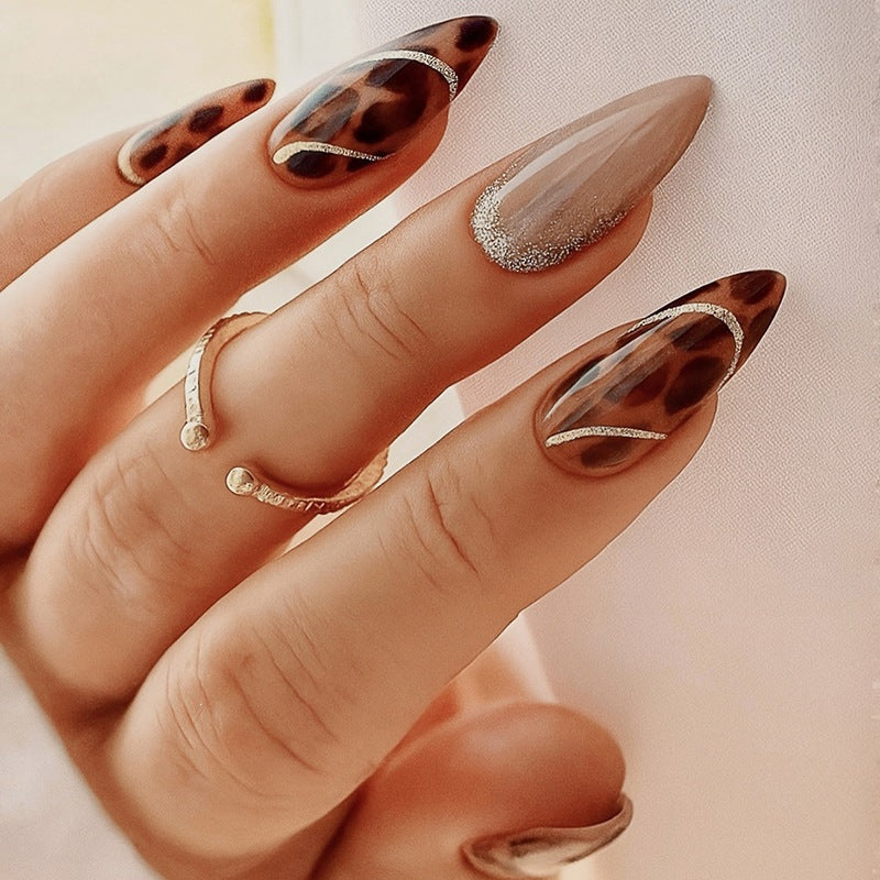 Nail art set with leopard pattern and glitter embellishments Kalsten