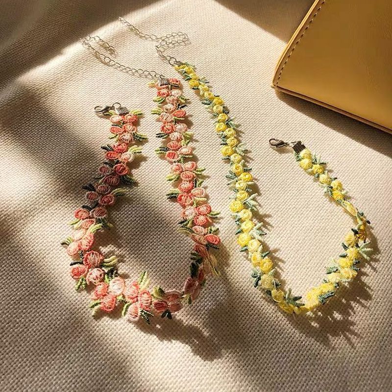 Floral Choker Necklace Kalsten