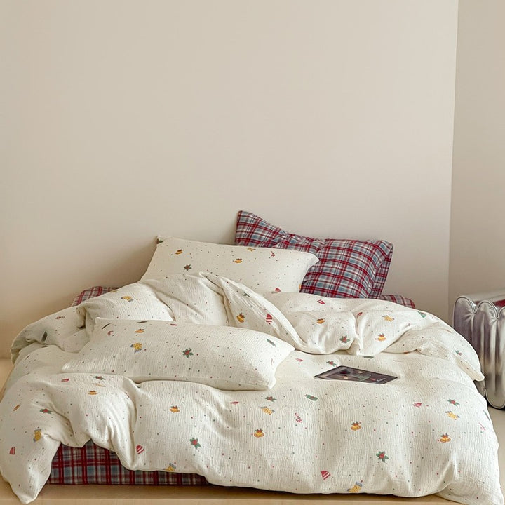 Festive cotton bedding set with crinkled structure and Christmas motif