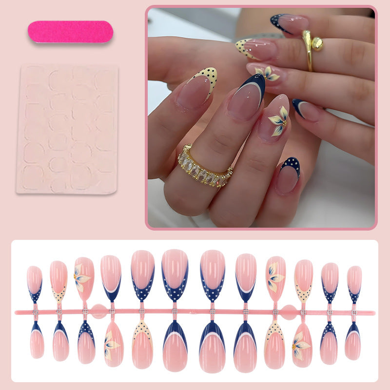 Artificial nail set with elegant floral details and modern accents Kalsten