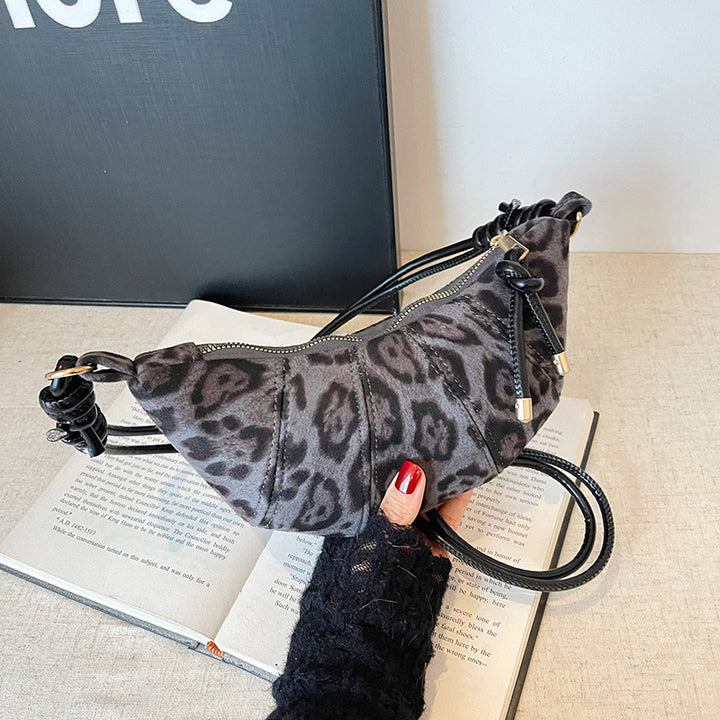 Fashionable Leopard Print Handbag