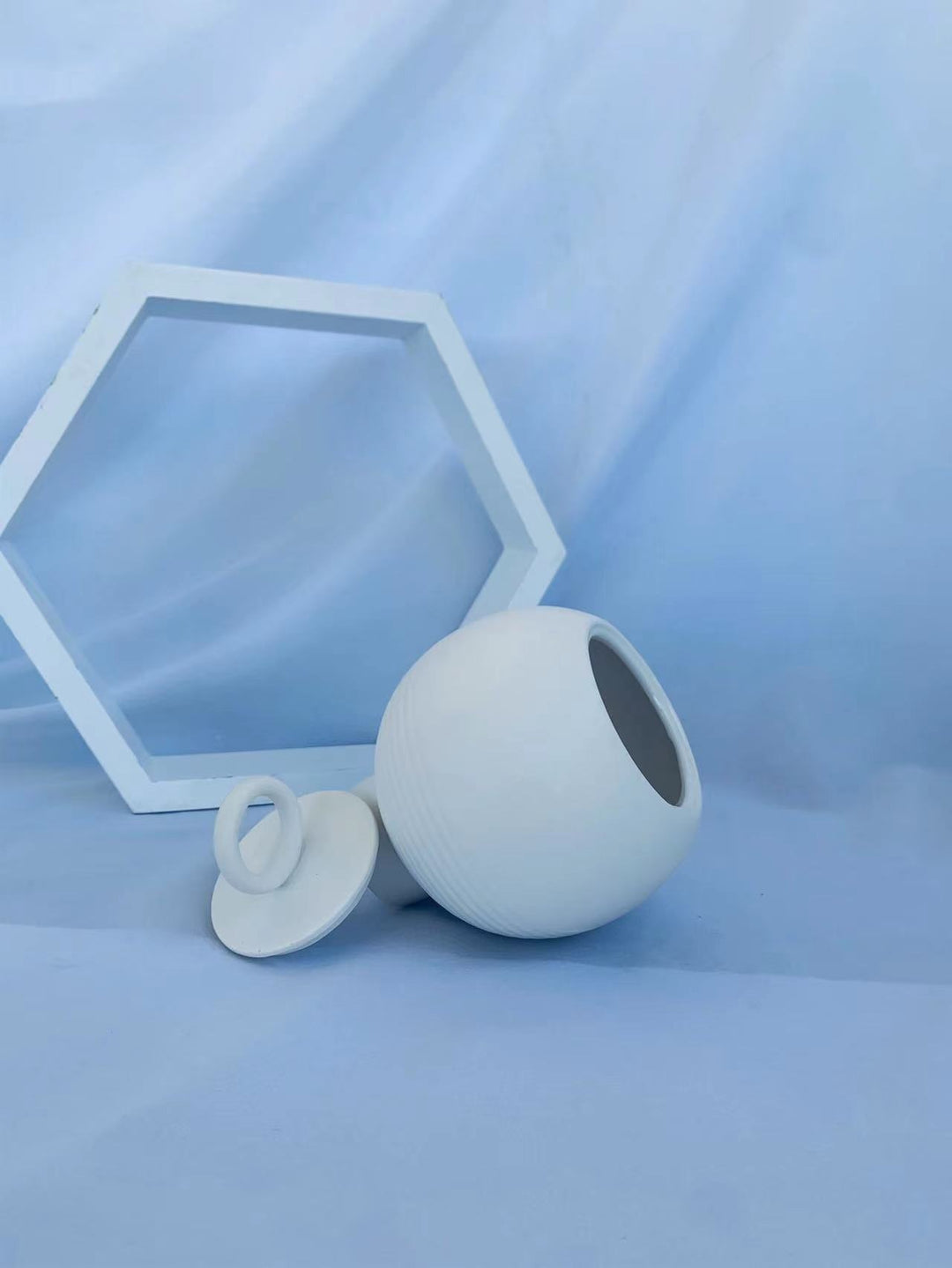 Modern Sculptural Decorative Lamp Kalsten