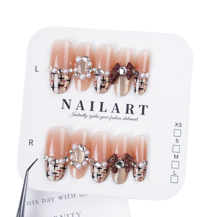 Glamorous Nail Art Kalsten