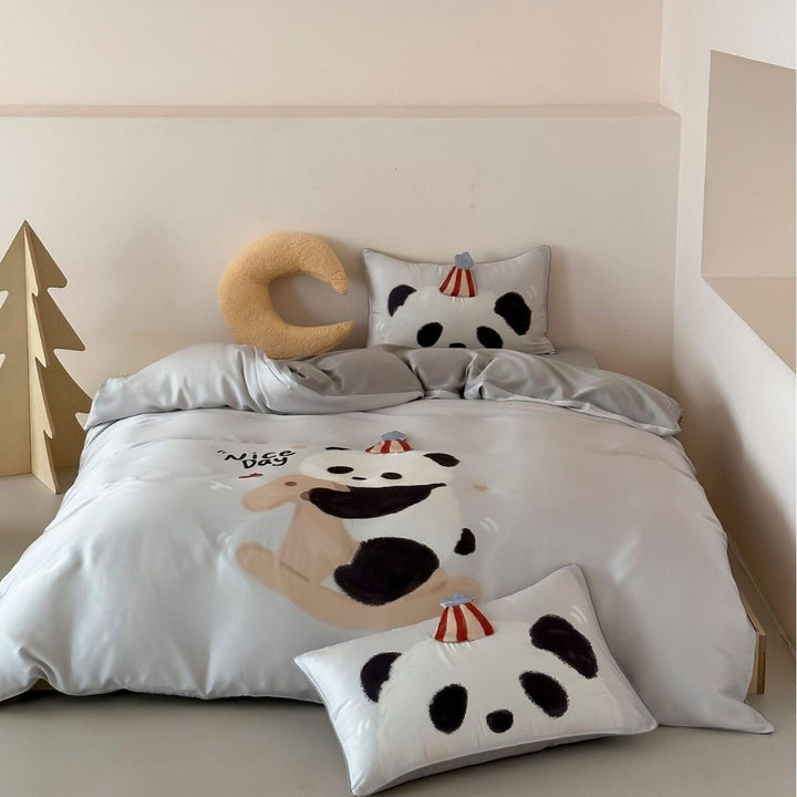 Child bedding set with cute penguin design made of soft cotton satin and extra soft pillow