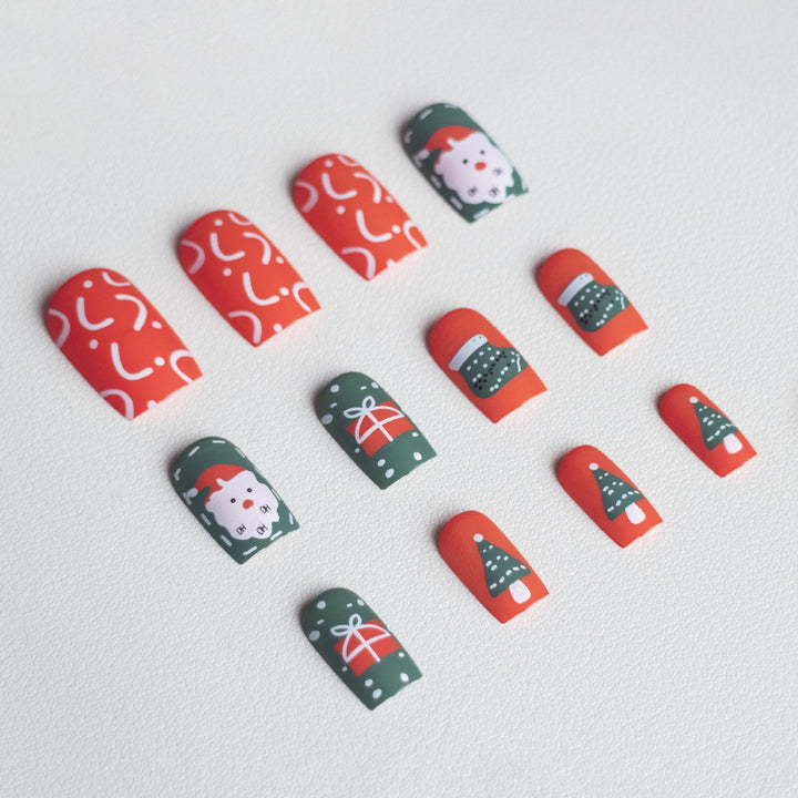 Festive Winter Themed Nail Art