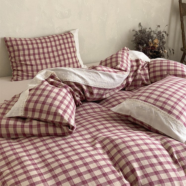 Luxurious cotton bedding set checked with lace trim