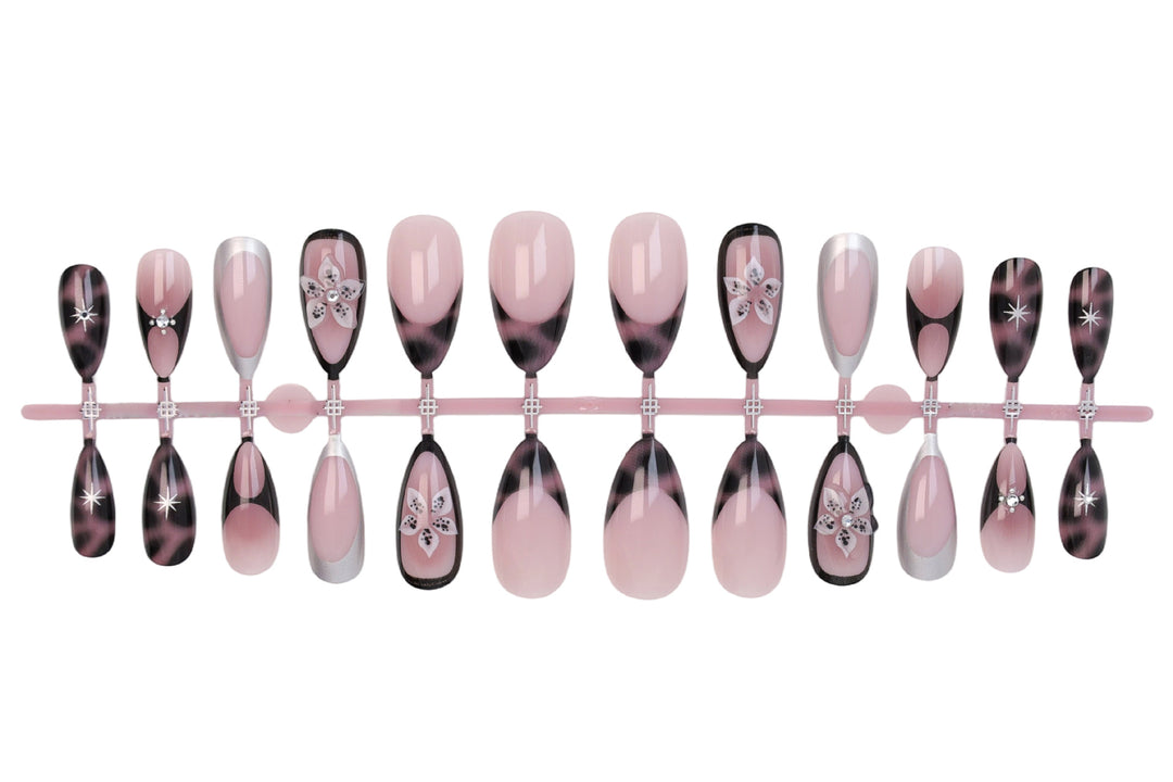 Artificial nail set with elegant tips and trendy accents Kalsten