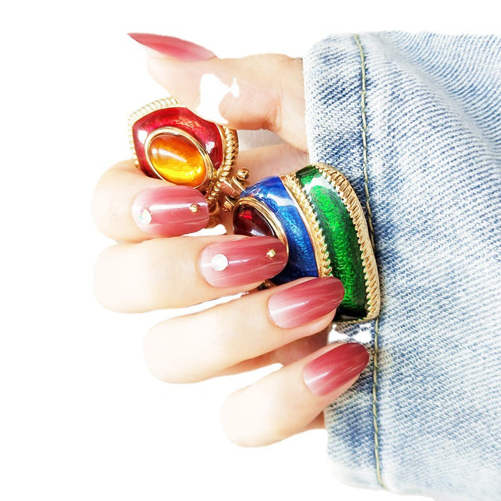Artificial nails with elegant ombre effect and rhinestone decorations Kalsten