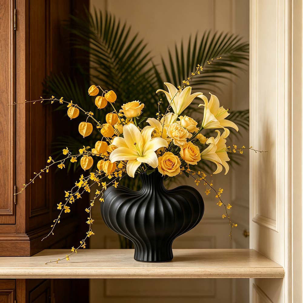 Sculptural Decorative Centerpiece Vase Kalsten