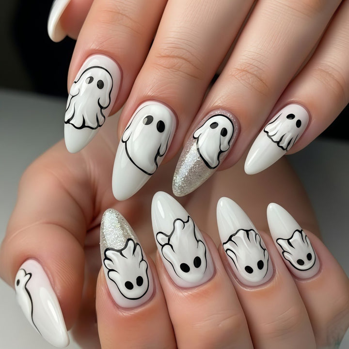 Artificial nails with cute ghost motif Kalsten