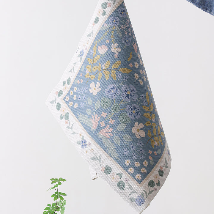 Flat-woven cotton runner with fine floral medallion decor and decorative border
