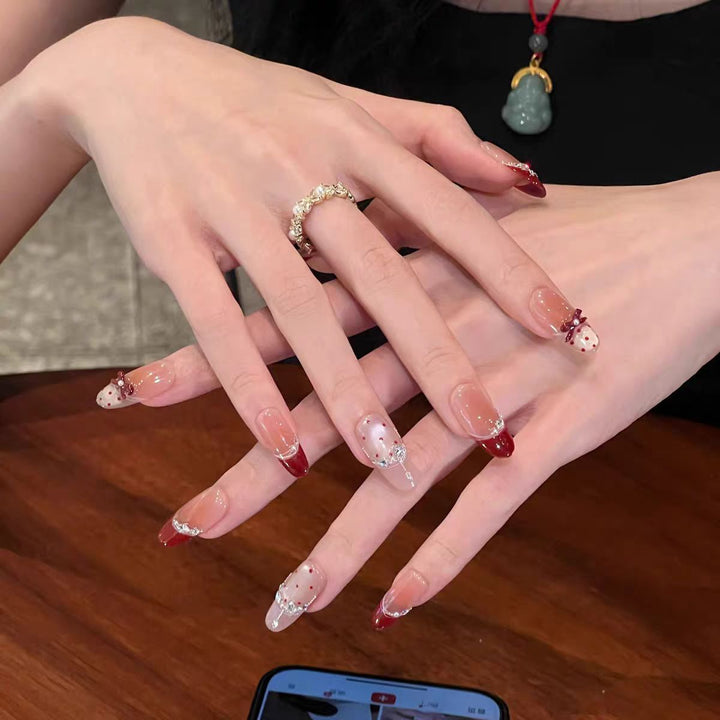 Artificial nails with elegant glitter accents Kalsten