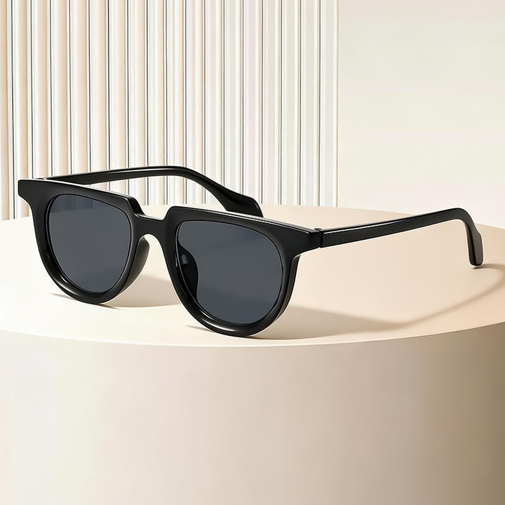 Retro-Inspired Clear Frame Sunglasses Kalsten