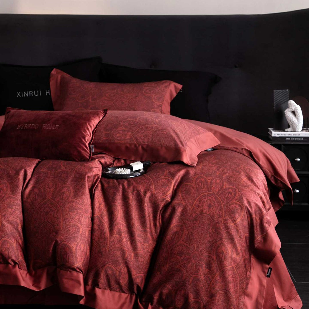 Reversible cotton satin bedding set with floral jacquard, contrast piping and decorative cushion